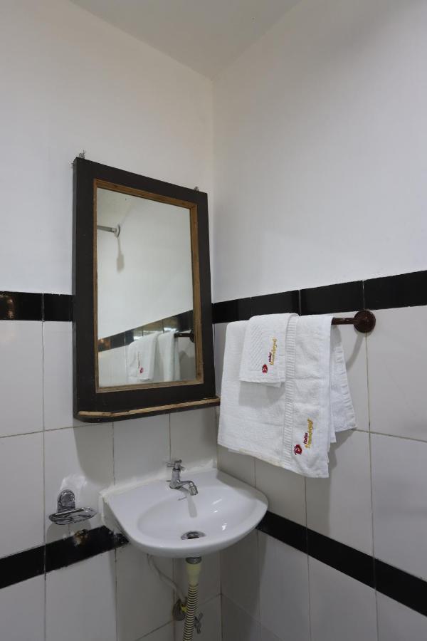 Hotel Deendayal Korba ภายนอก รูปภาพ