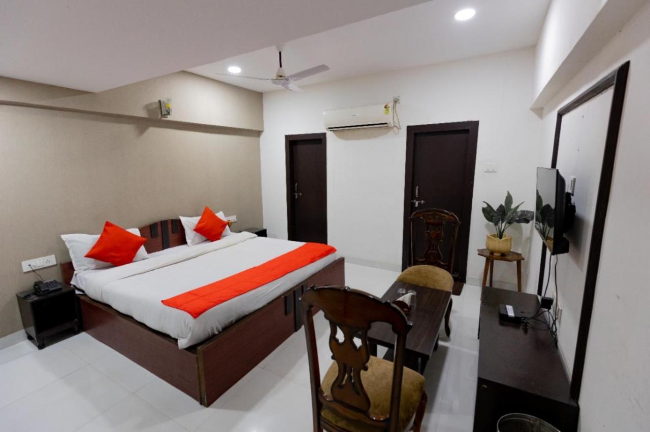 Hotel Deendayal Korba ภายนอก รูปภาพ