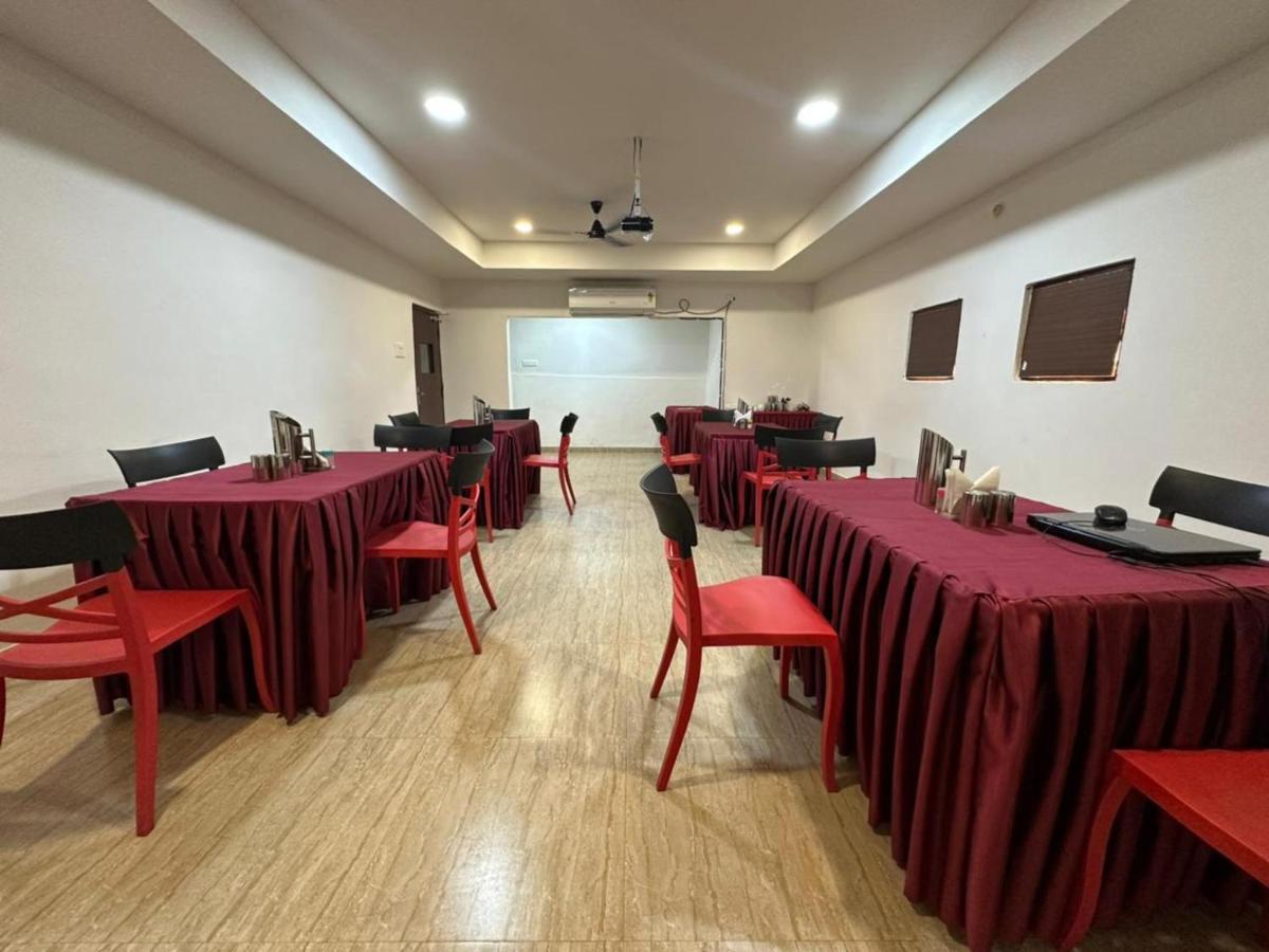 Hotel Deendayal Korba ภายนอก รูปภาพ